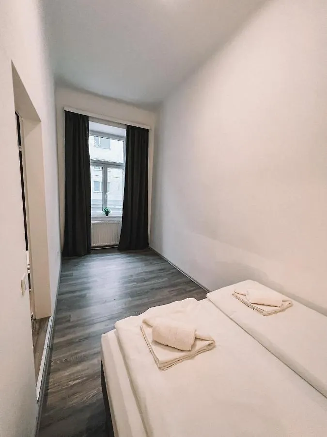 Big Nice Family Apartment Next To Hannovermarkt Vienna 0*,